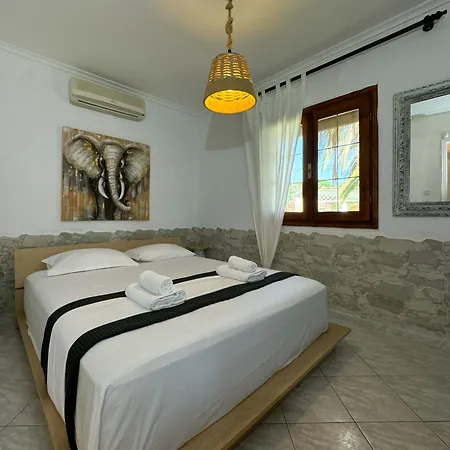 Palm Luxury In Kallithea