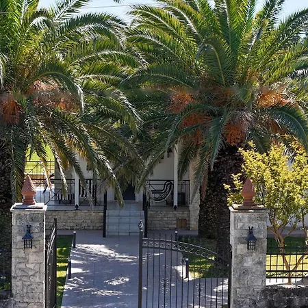 Palm Luxury In Kallithea